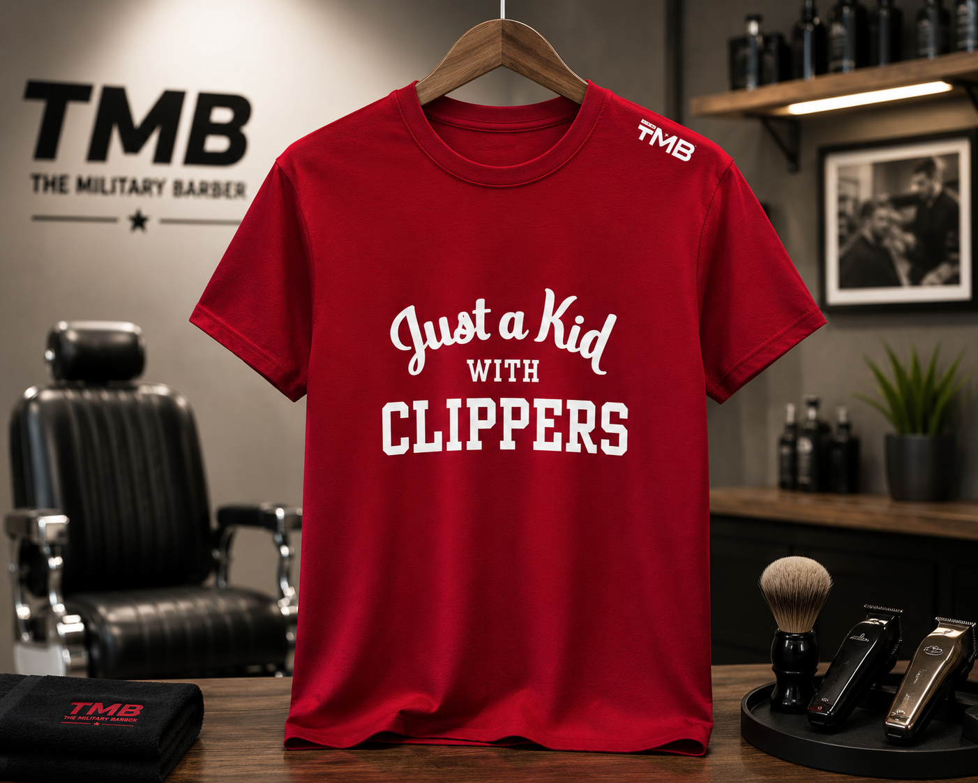 KID WITH CLIPPERS TEE